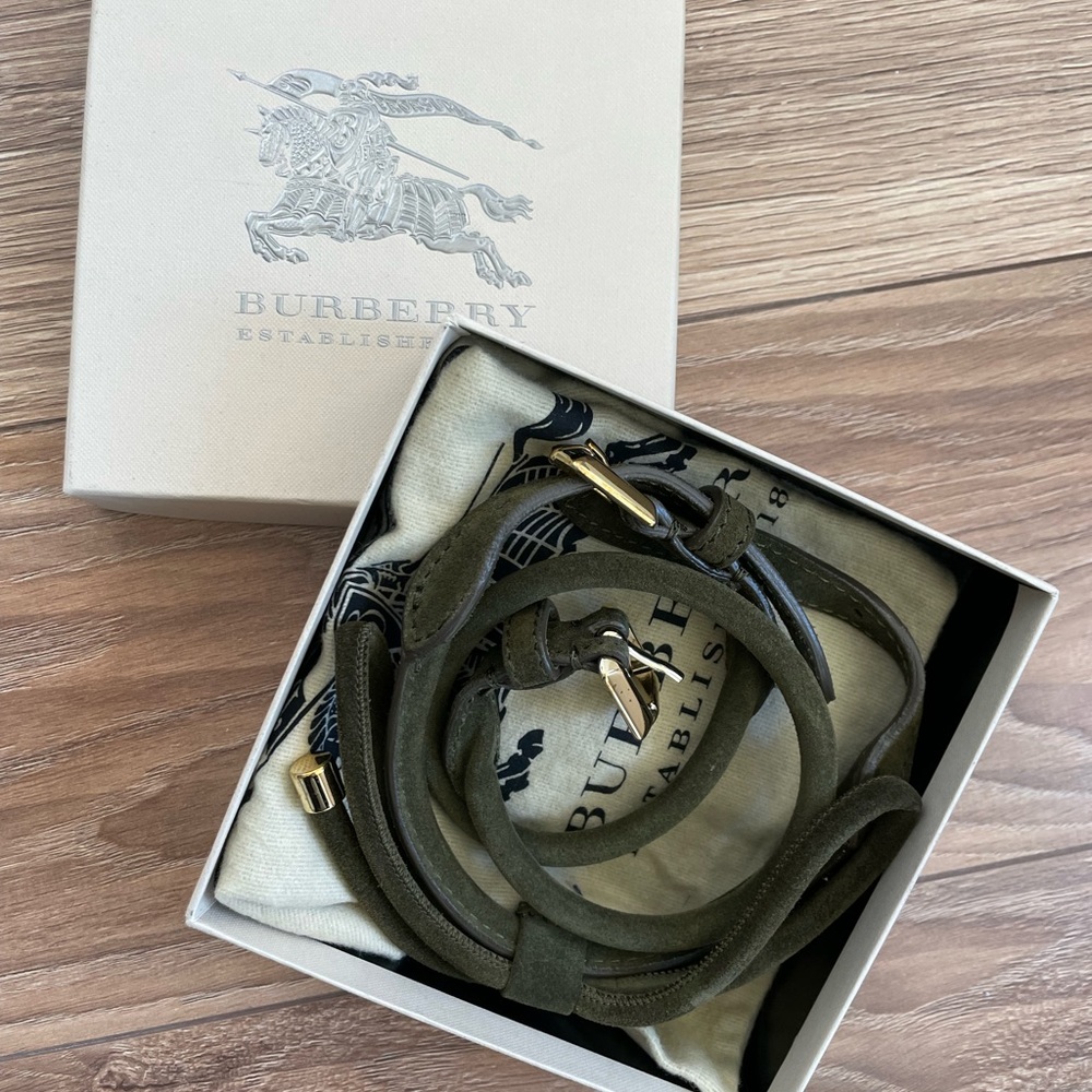 NWT Burberry Green Suede adjustable belt with Gold hardware. Comes with box